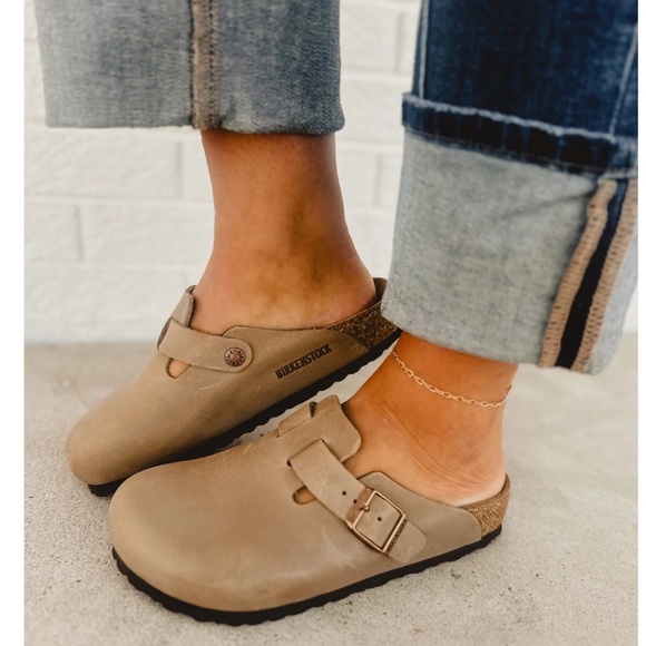Birkenstock Shoes - Birkenstock Boston Oiled Leather
Clog Brown 38